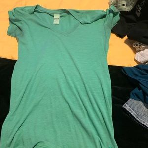 VS pink brand v neck